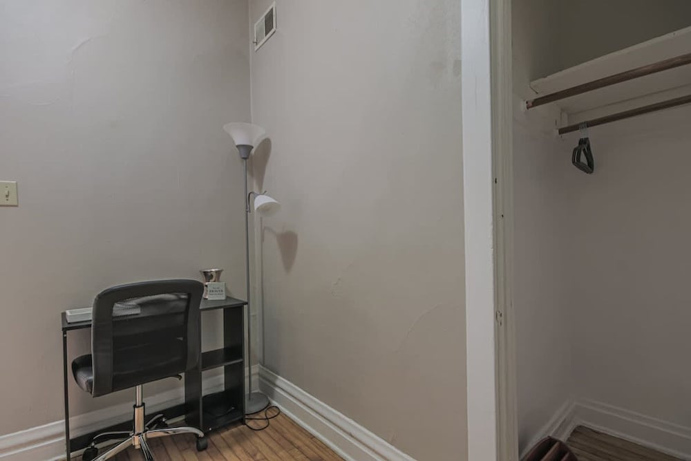 Peaceful One Bedroom Home Near Chicago