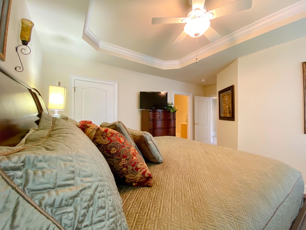 Barefoot Resort by Palmetto Vacations