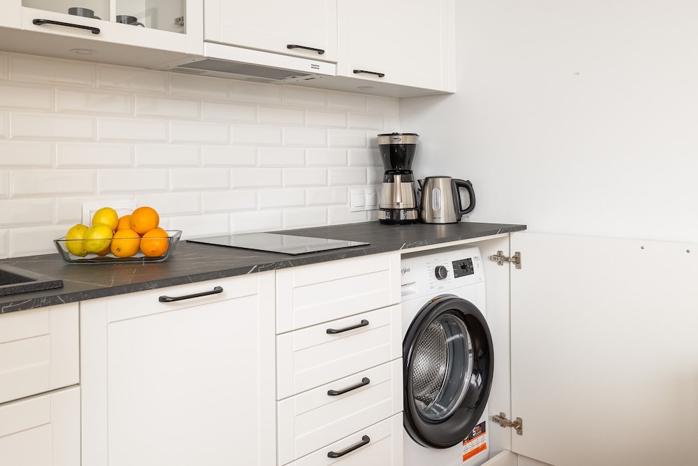Sunny Coast Studio by Renters view 2