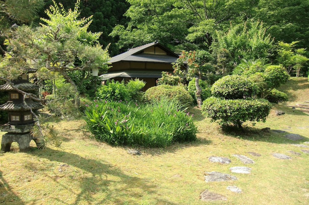 Photo 8