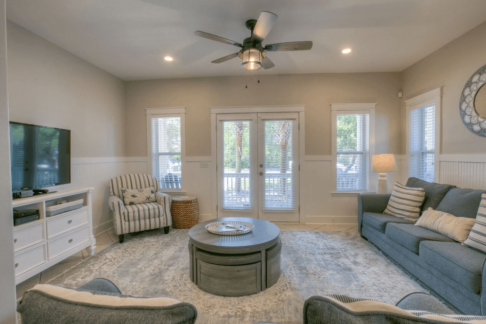 Shell Yeah by Avantstay Seagrove Pet-friendly Private Pool