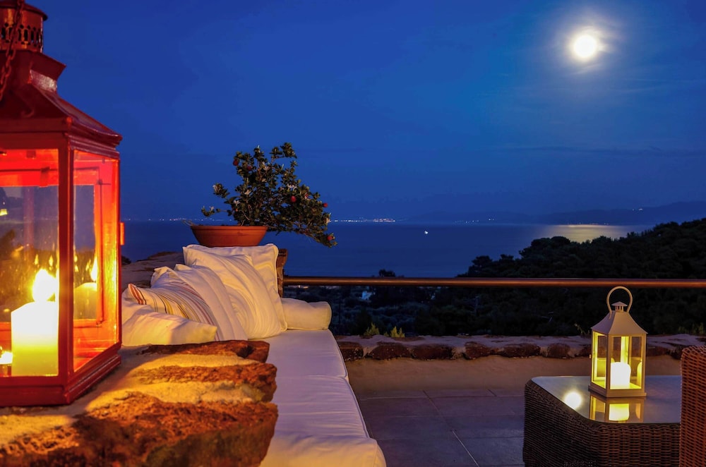Villa Lauriet Kratigos - Private Escape With Views