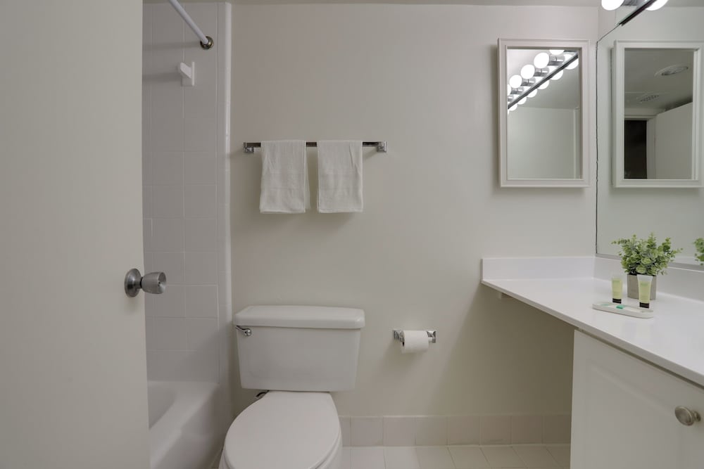 Convenient Apt Near Airport