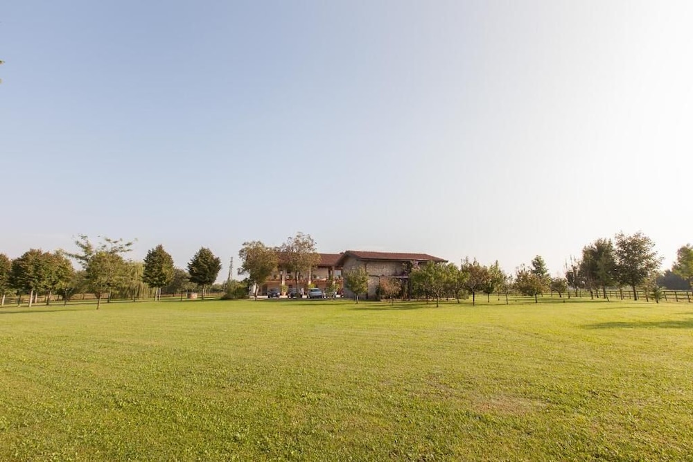 Cascina Serenella B&B