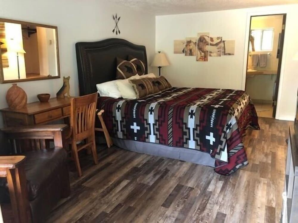 Reflections Inn