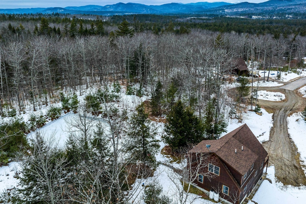 Spacious Cabin: 10 Mi to Sunday River Skiing! view 5