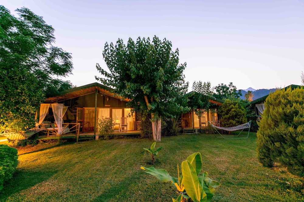 Etenna Beach Bungalows - Image 46