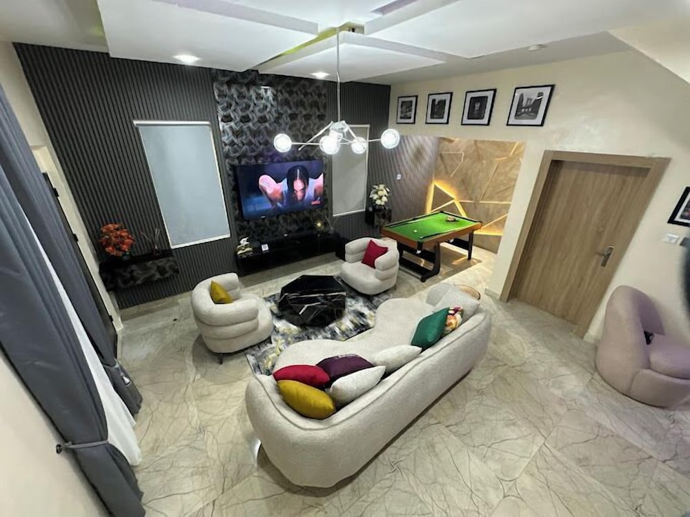 Bizzare Luxury Apartment