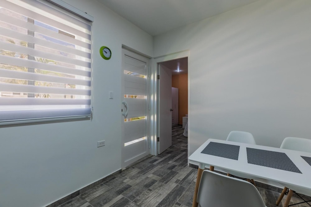 NEW Modern Stylish 6BR 6BA Villa Near Palmbeach