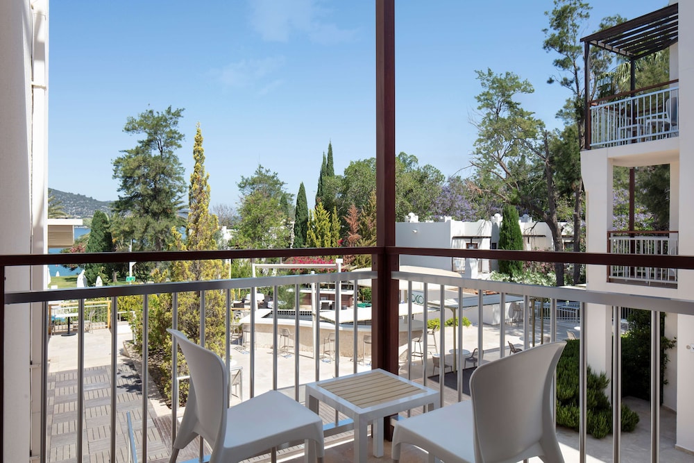 DoubleTree by Hilton Bodrum Isil Club Resort - ULTRA HER ŞEY DAHIL - Image 36