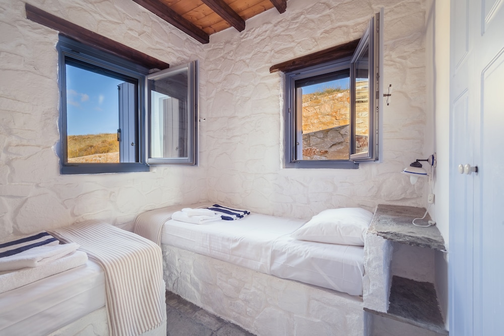 Serifos Houses Diasella