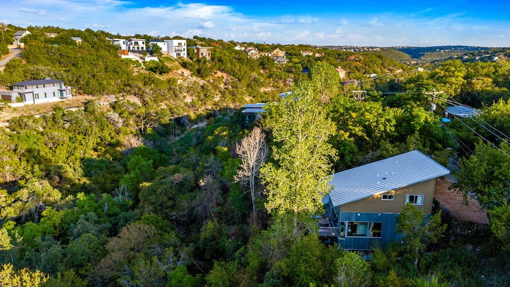 Apache Glass House view 3