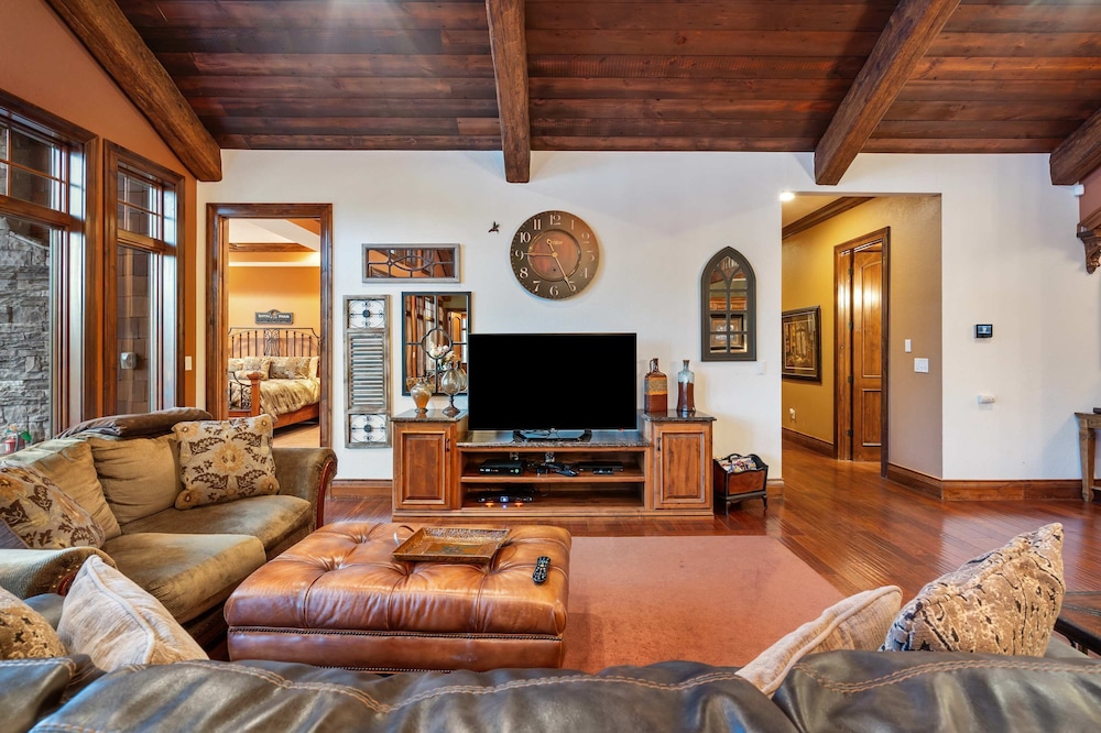 Rock Canyon Resort Trio
