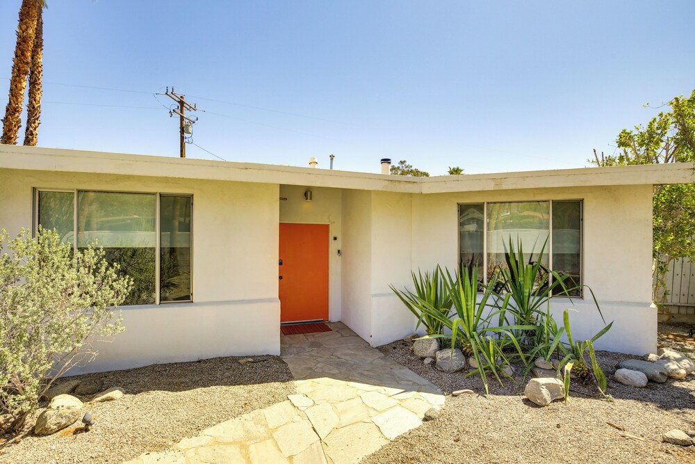3 Mi to Dtwn: Palm Springs Gem w/ Private Pool!