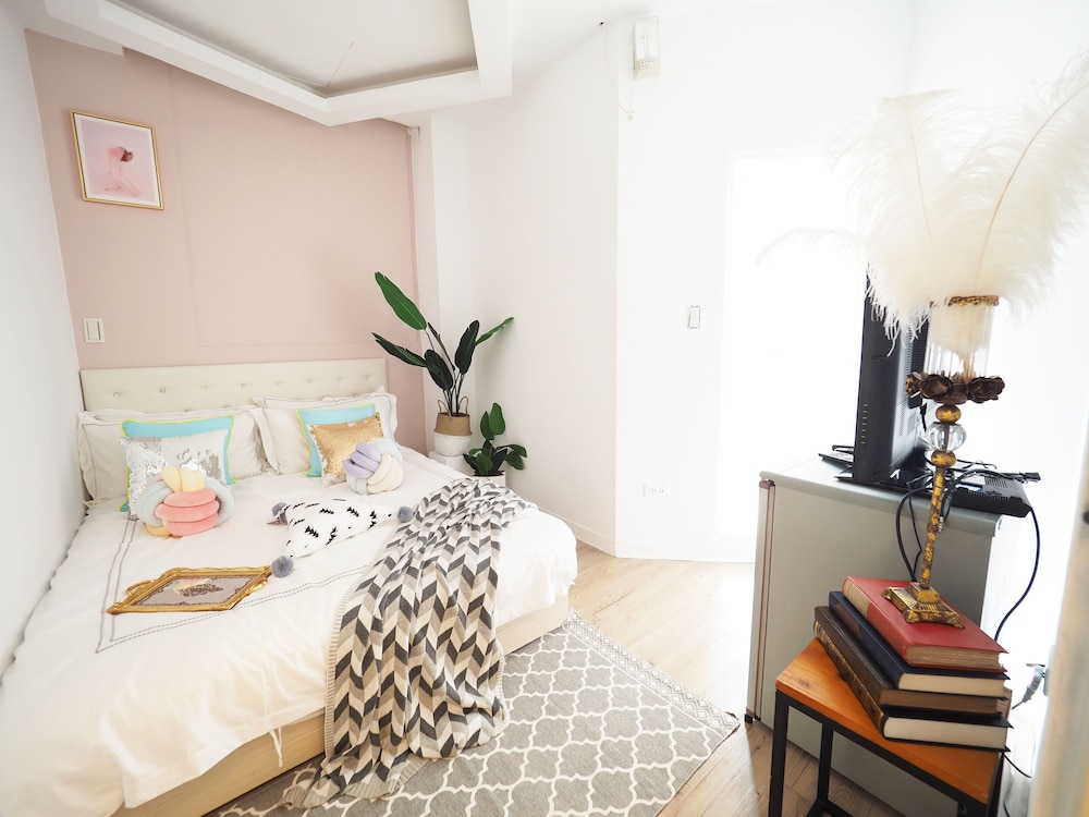 Guesthouse in Taipei near Ximen Metro Station