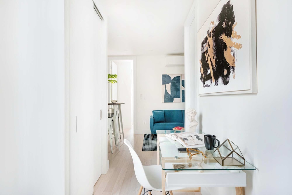 48 Midtown West Apt