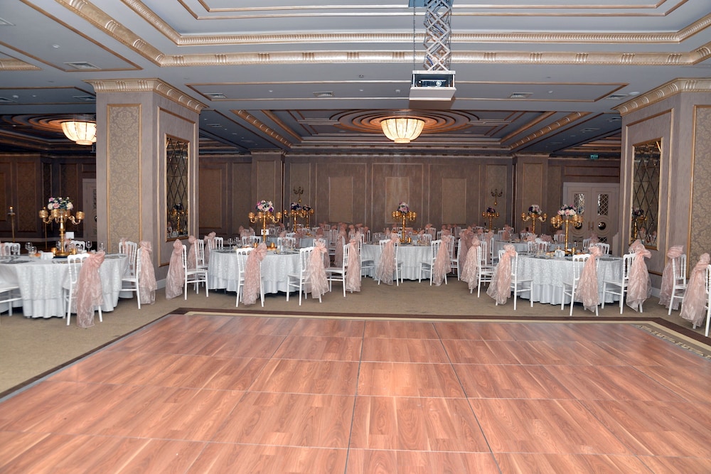 Euro Park Hotel - Image 33