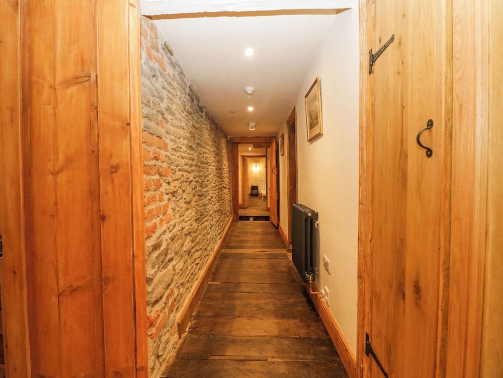 Evenjobb Court Farmhouse