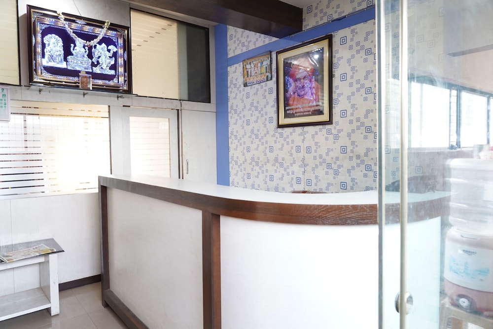 Lobby & Reception