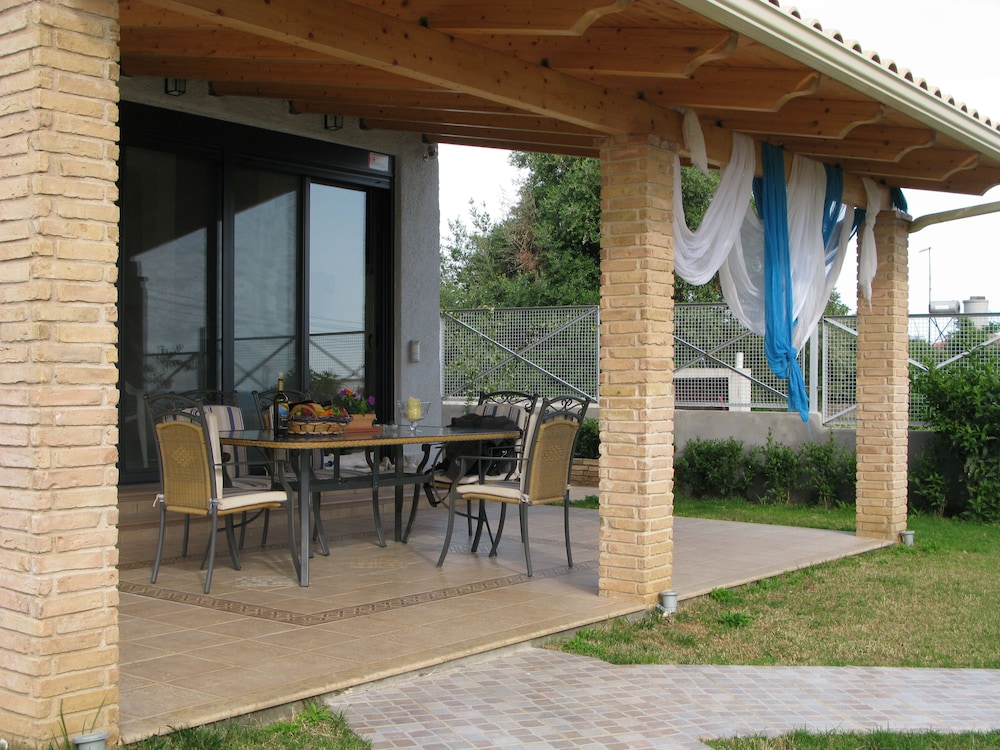 Navarino - A Breath Away From The Beach photo 5