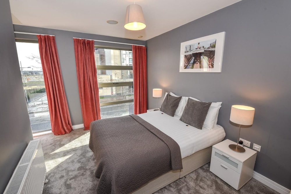 Dream Apartments - Titanic Arc
