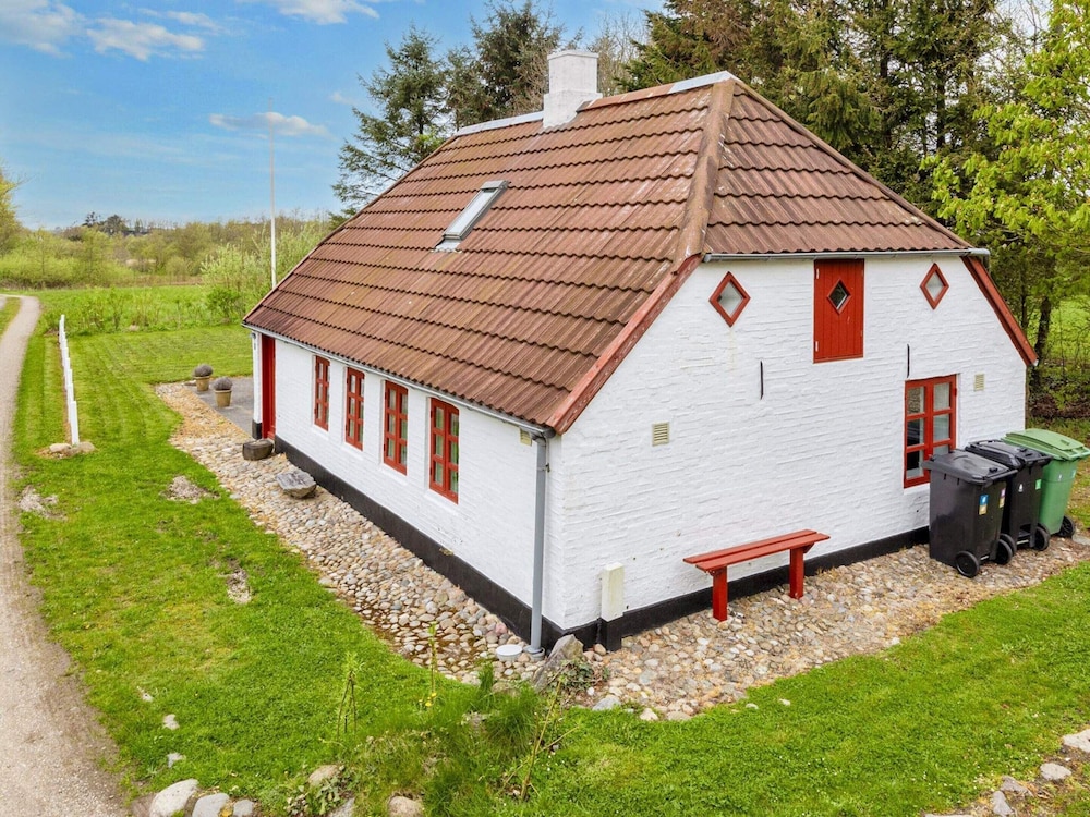 Cozy Coastal Cottage at Jegindo-by Traum