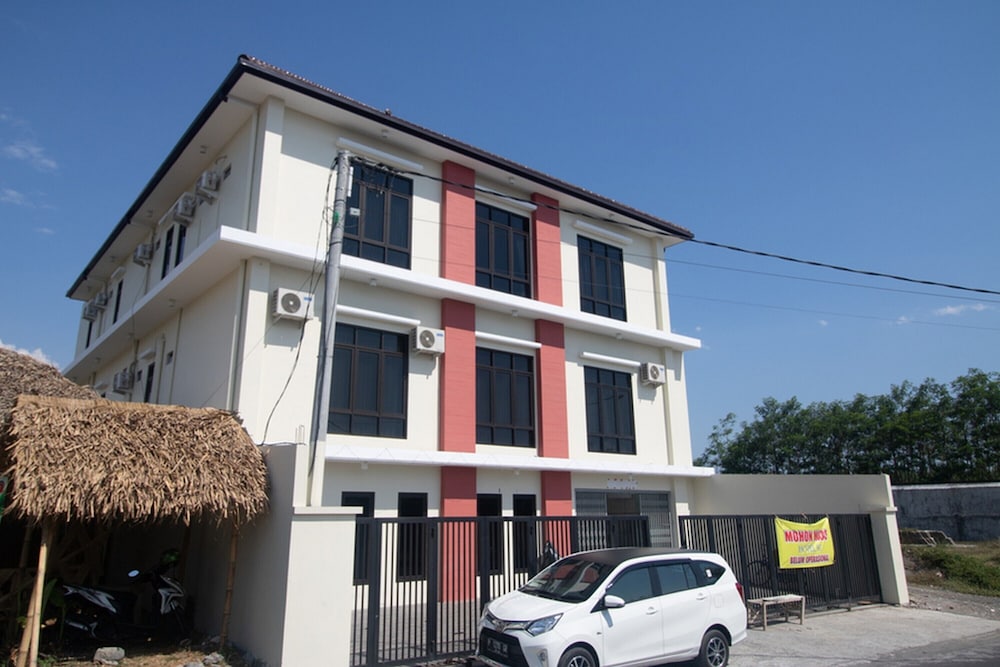 RedDoorz Syariah @ Hotel 91 Jember
