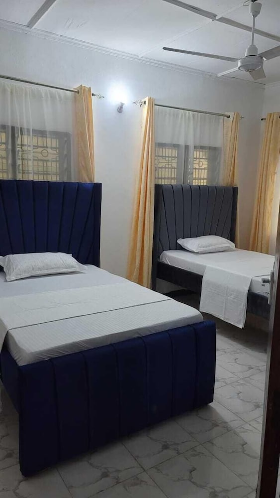 Lux Suites Bamburi Holiday House view 4