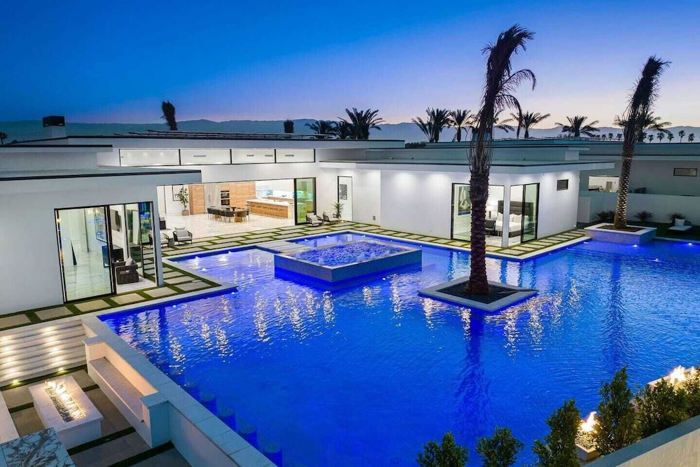 Sleeps 28 2 Luxe Villas w/ Pickleball Court Bravo Villas Dorada by Avantstay