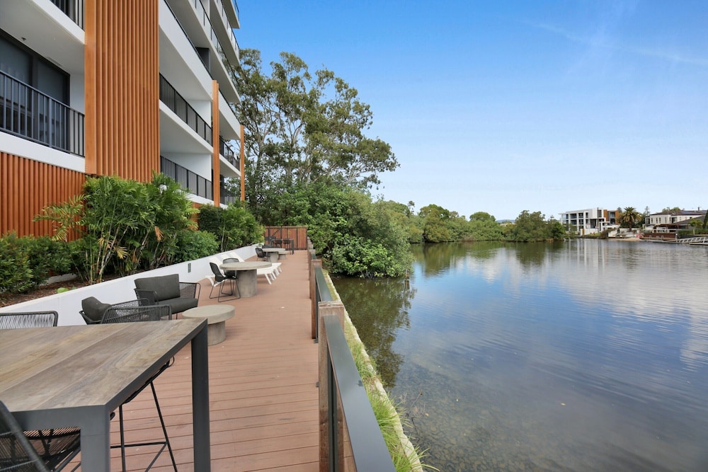 Surfers Paradise 2-bed Flat With Luxury Amenities