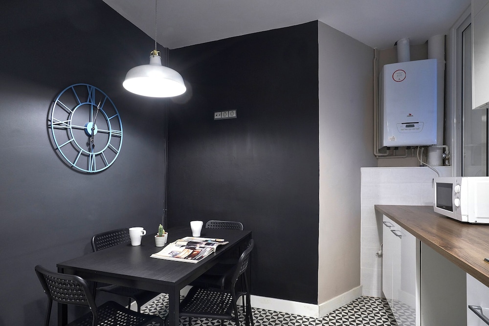 BeBarceloner Sants Apartments