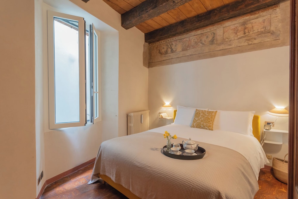 Pantero Apartment by Rent all Como