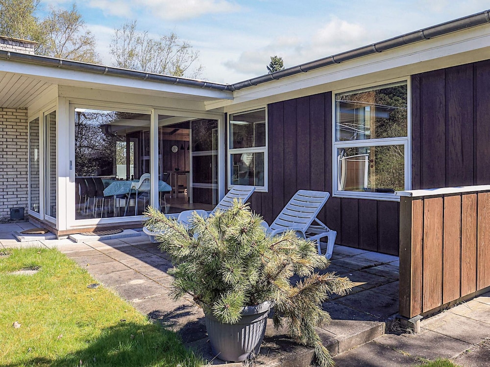 4 Star Holiday Home in Hals