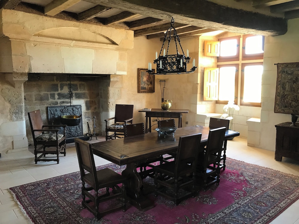 Les Trois-Moutiers view 3
