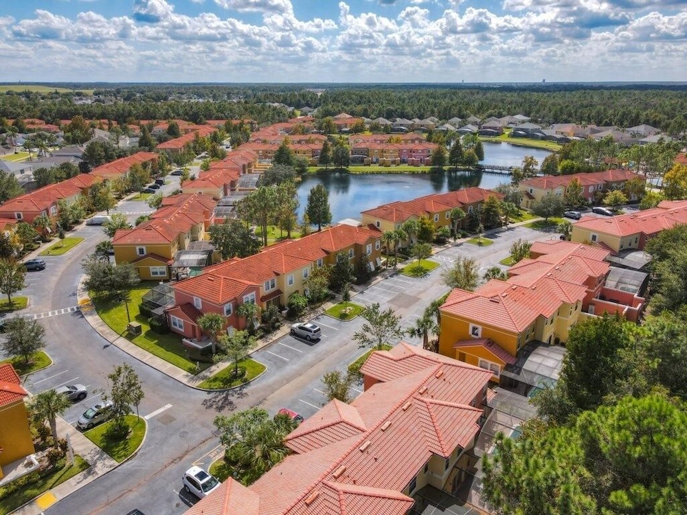 Terra Verde Resort: Townhome W/ Hottub Near Disney 3 Bedroom Townhouse