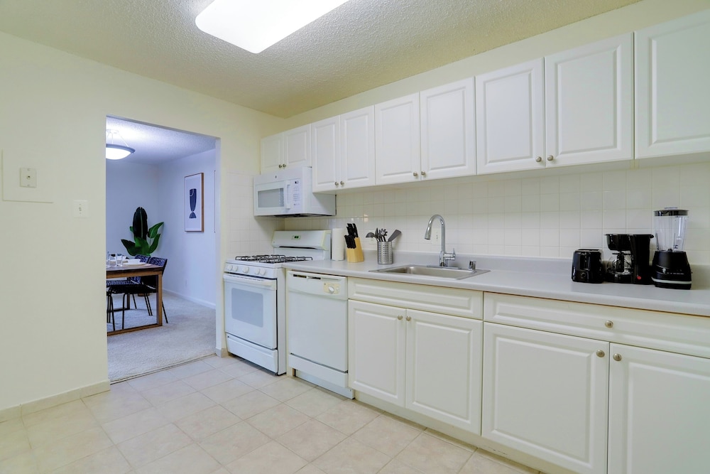 Close to Airport in Crystal City