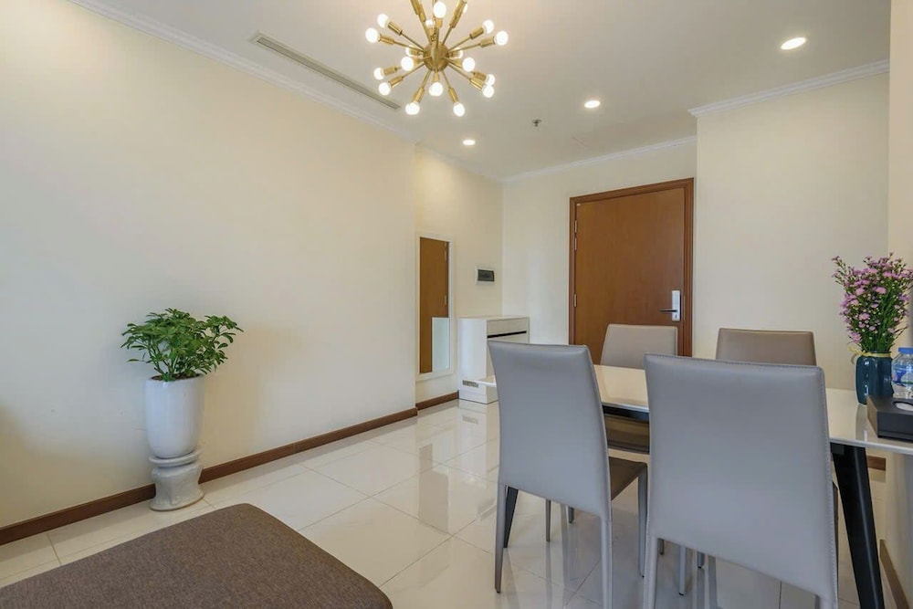 Nice Luxury Apartments Vinhome Central