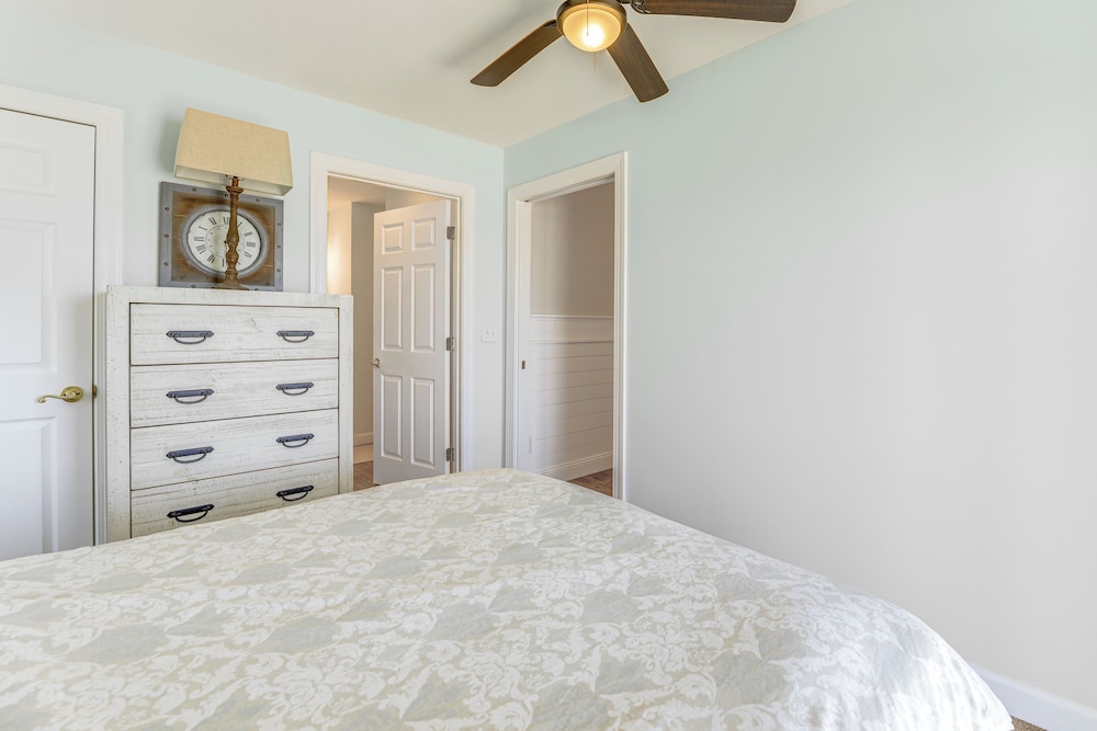 Hot Tub & Decks: North Topsail Beach Home