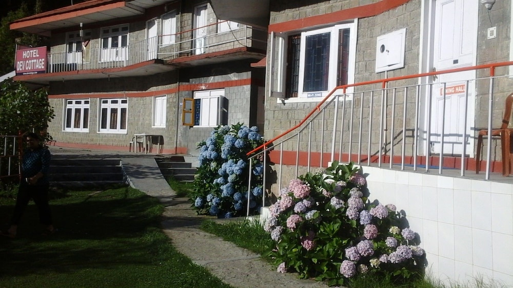 Hotel Dev Cottage
