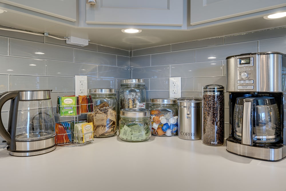 Half Moon Bay Vacations - Half Moon Bay Vacation Rental: 1 Mile to Beach! - Property Image 7