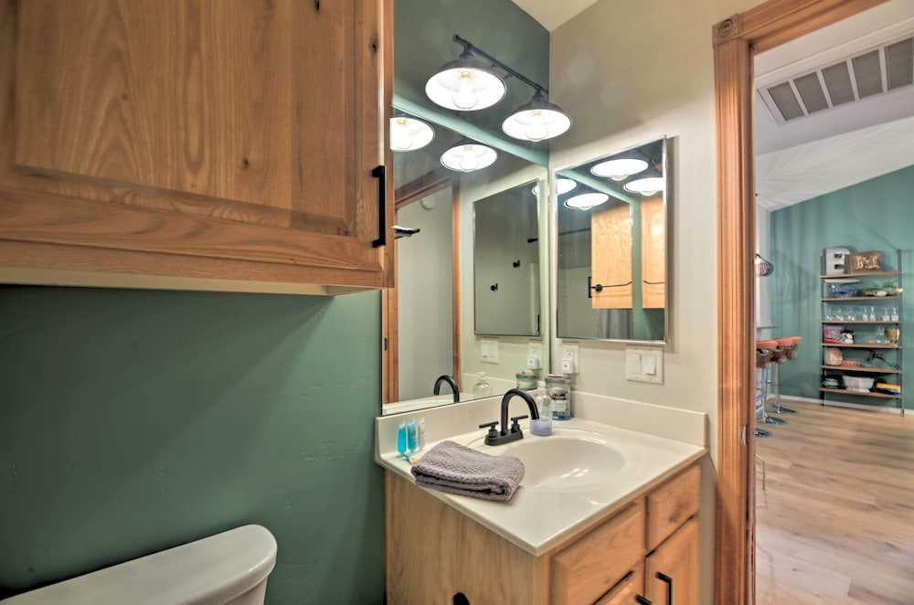 Pet-friendly Show Low Cabin w/ Trail Access!