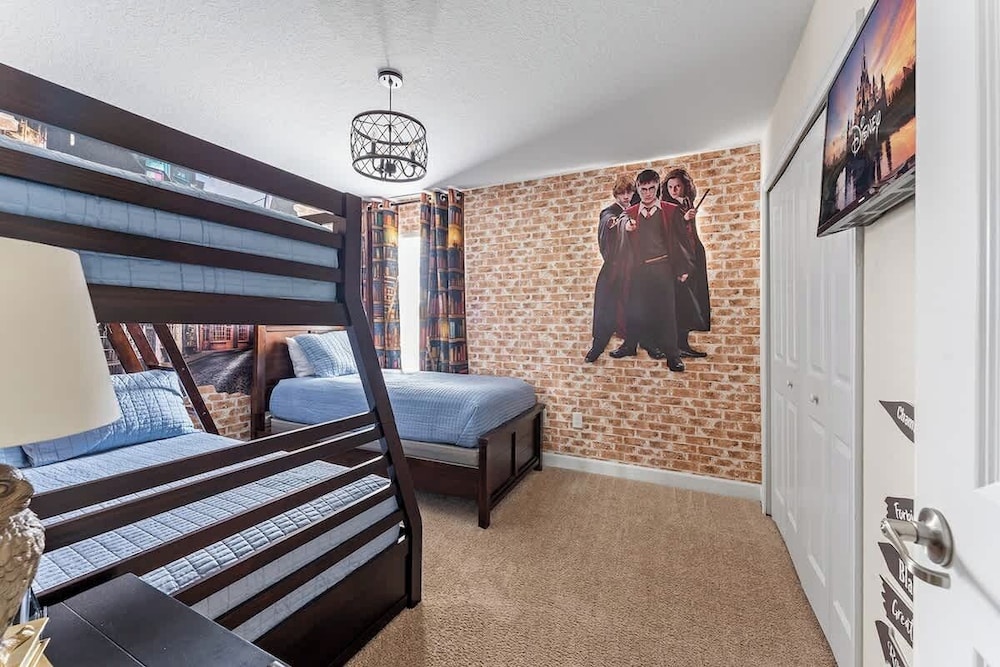 5BR Themed Bedrooms at Storey Lake