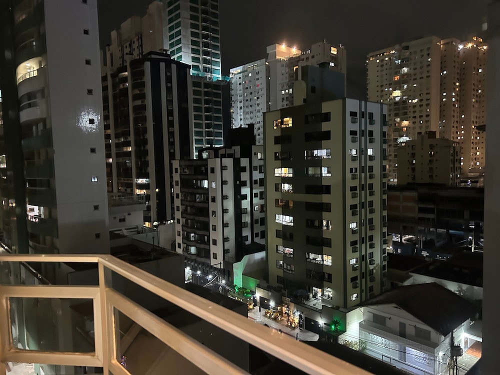 2 Bdrm apt 250m From the Beach in Center Sdc0601