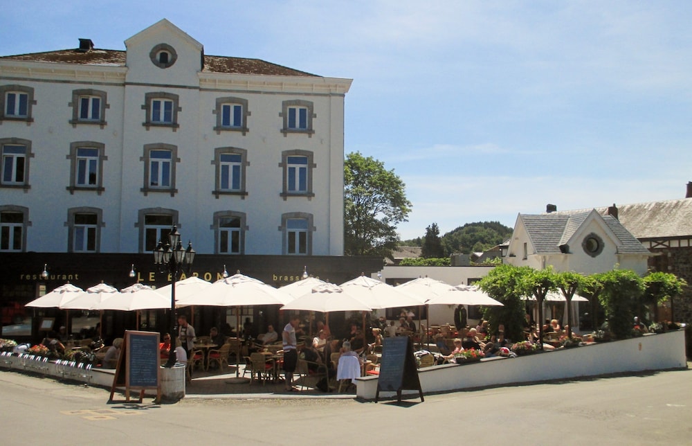 Le Baron Apartments