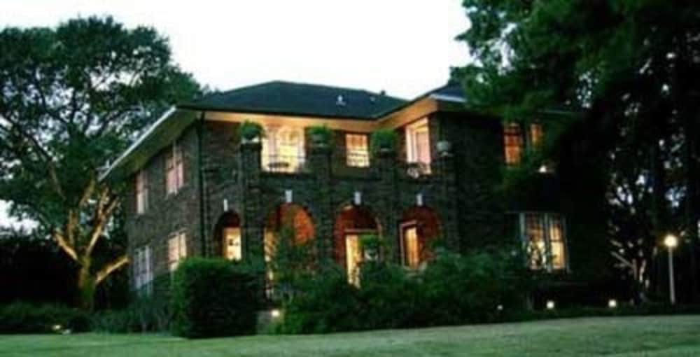 Far View - A Bed & Breakfast Estate