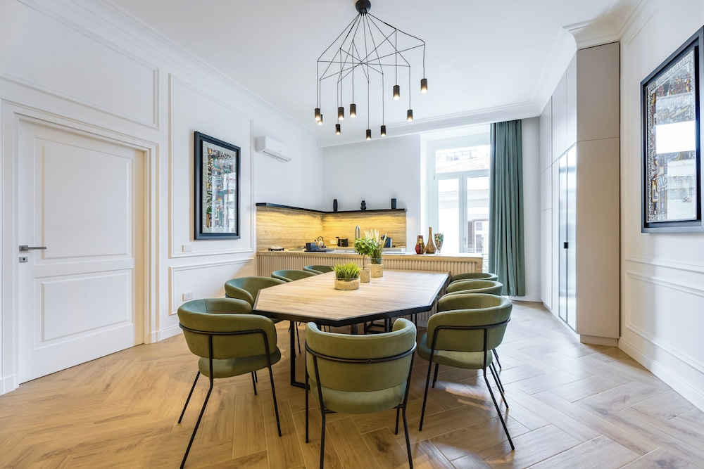 Chic Lifestyle Apartment