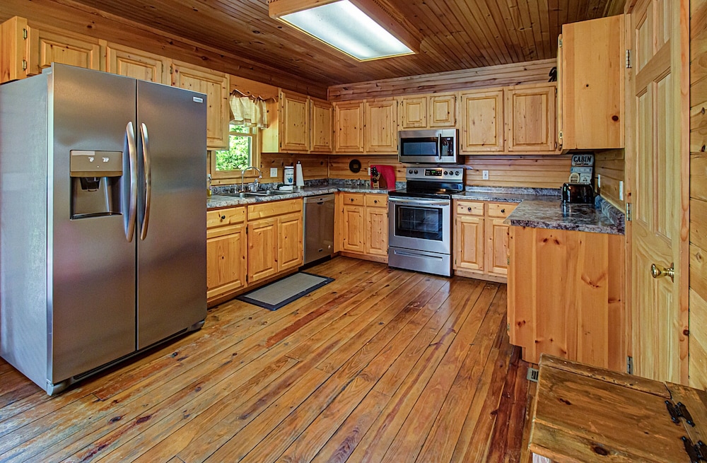Mountain Creek #3584 by Aunt Bug's Cabin Rentals
