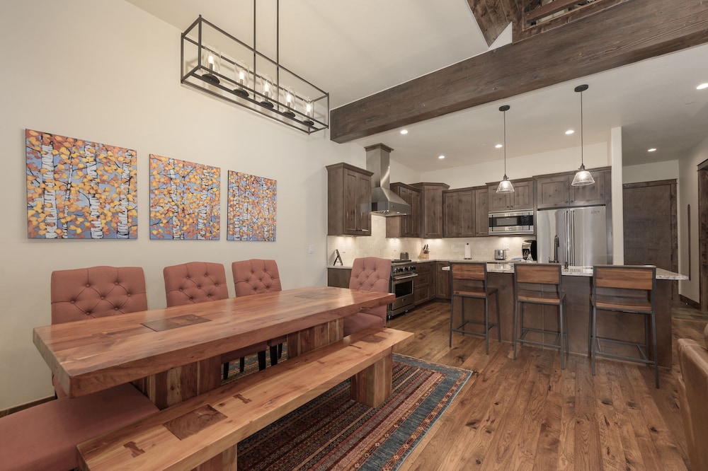 Summit Place At Lakota 4 Bedroom Townhouse by RedAwning - Property Image 6