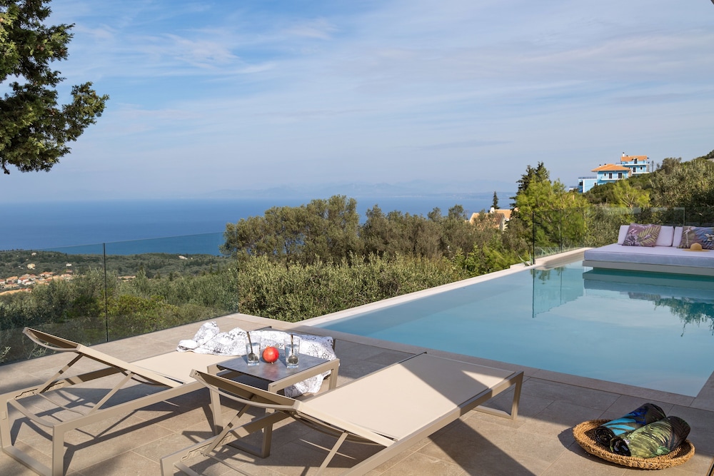 Art Blue Villas