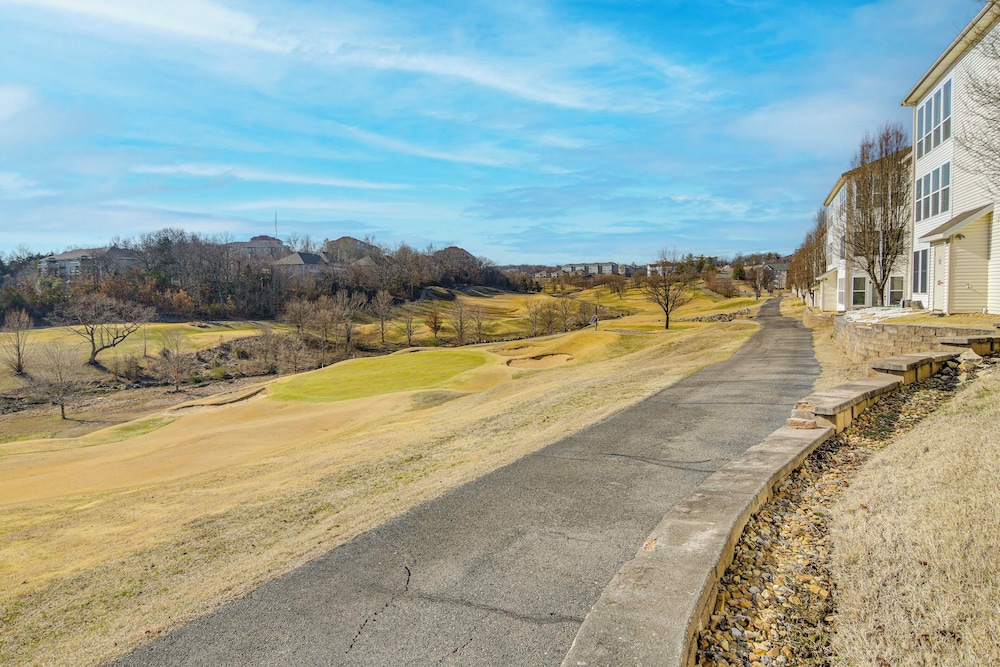On Thousand Hills Golf Course: Condo w/ Sunroom